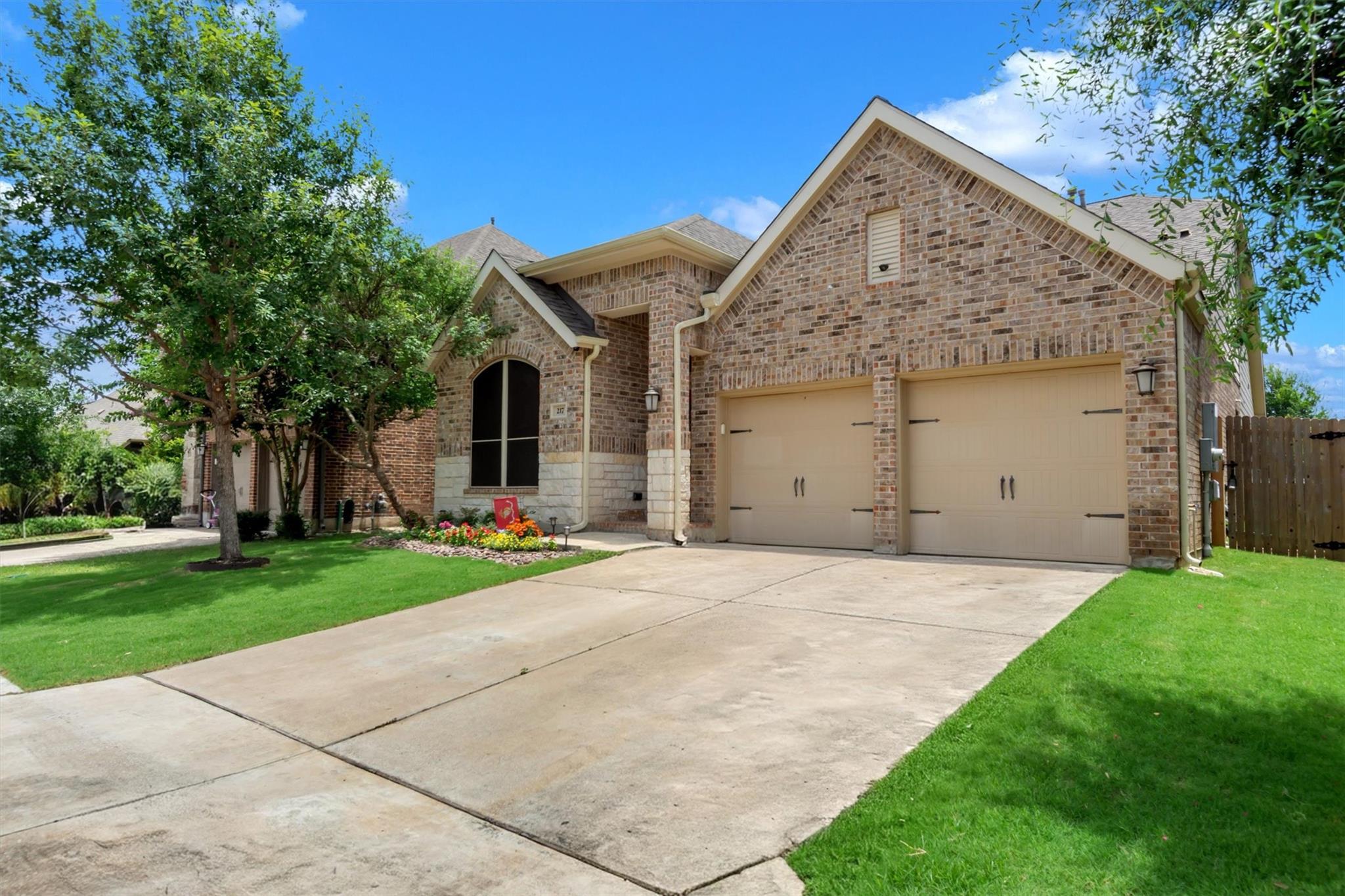 217 Split Rail DR — photo 3