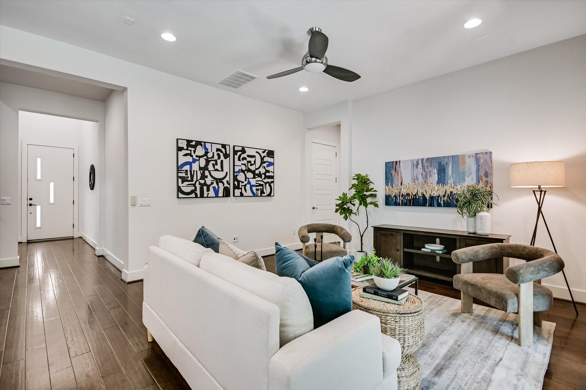 2807 Del Curto RD #J — photo 4