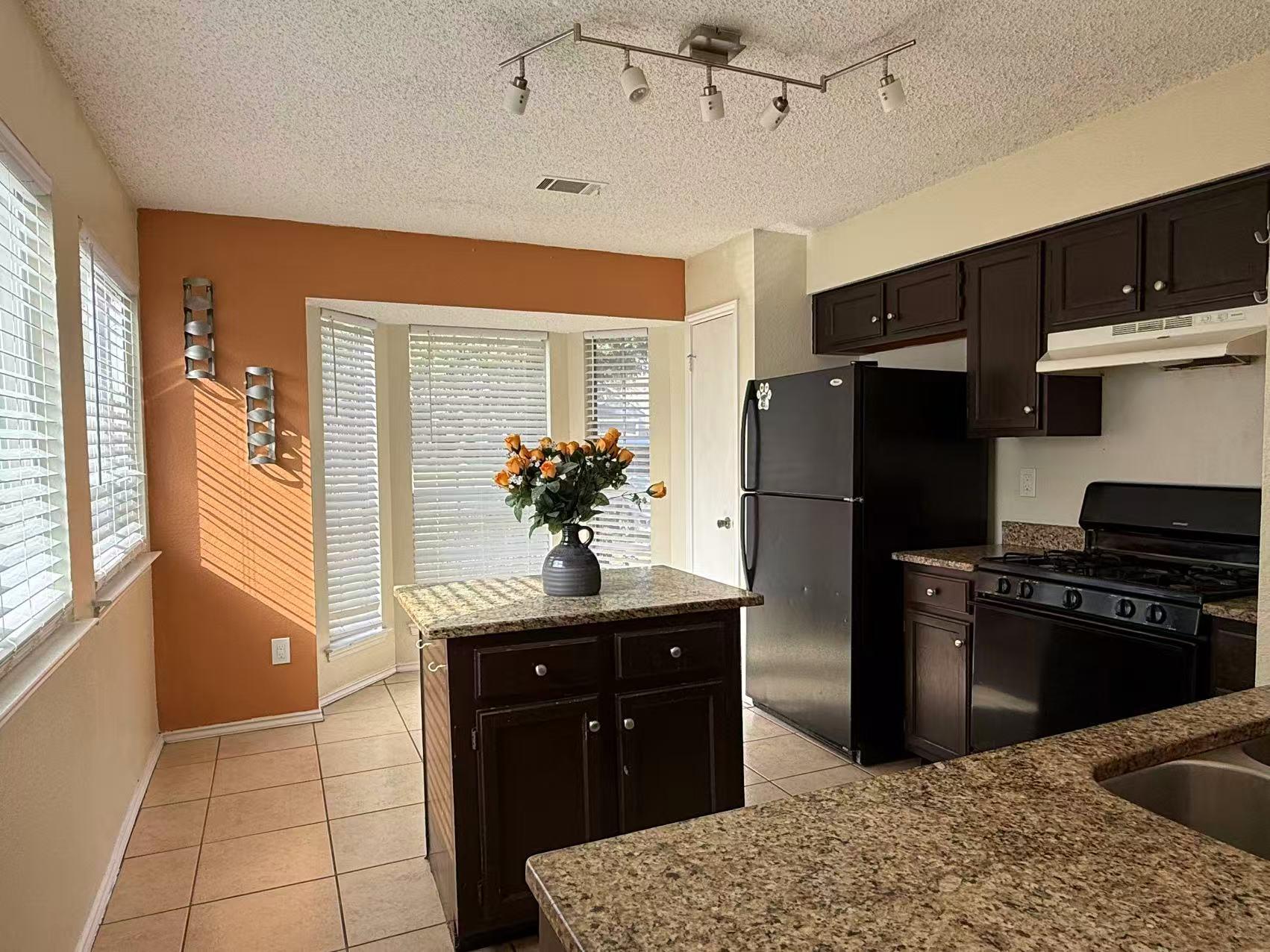 6320 Avery Island Ave — photo 5