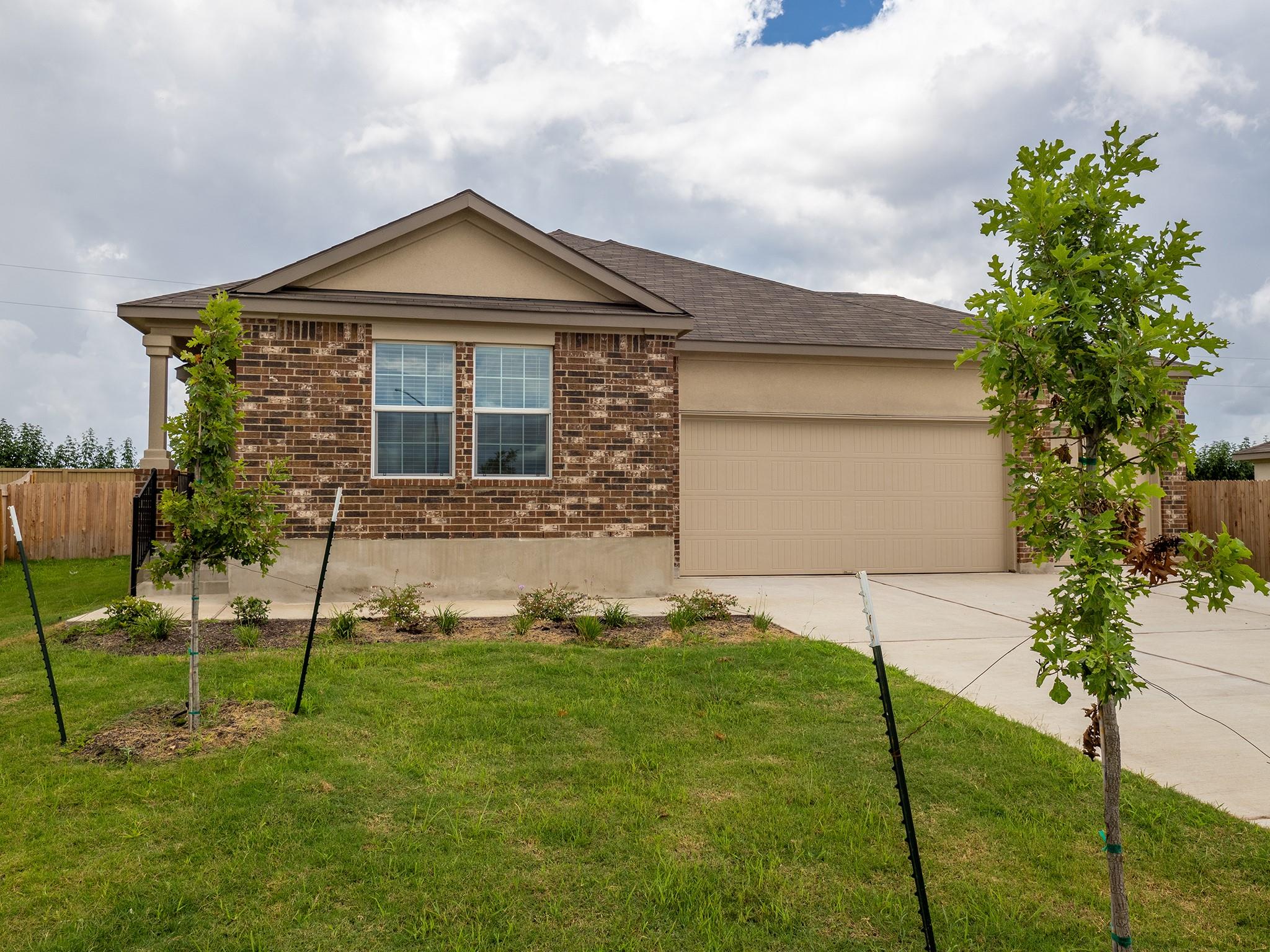702 Silver Springs BND — photo 3
