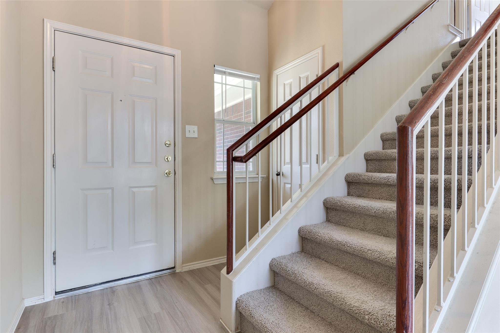 15301 Ora LN — photo 3