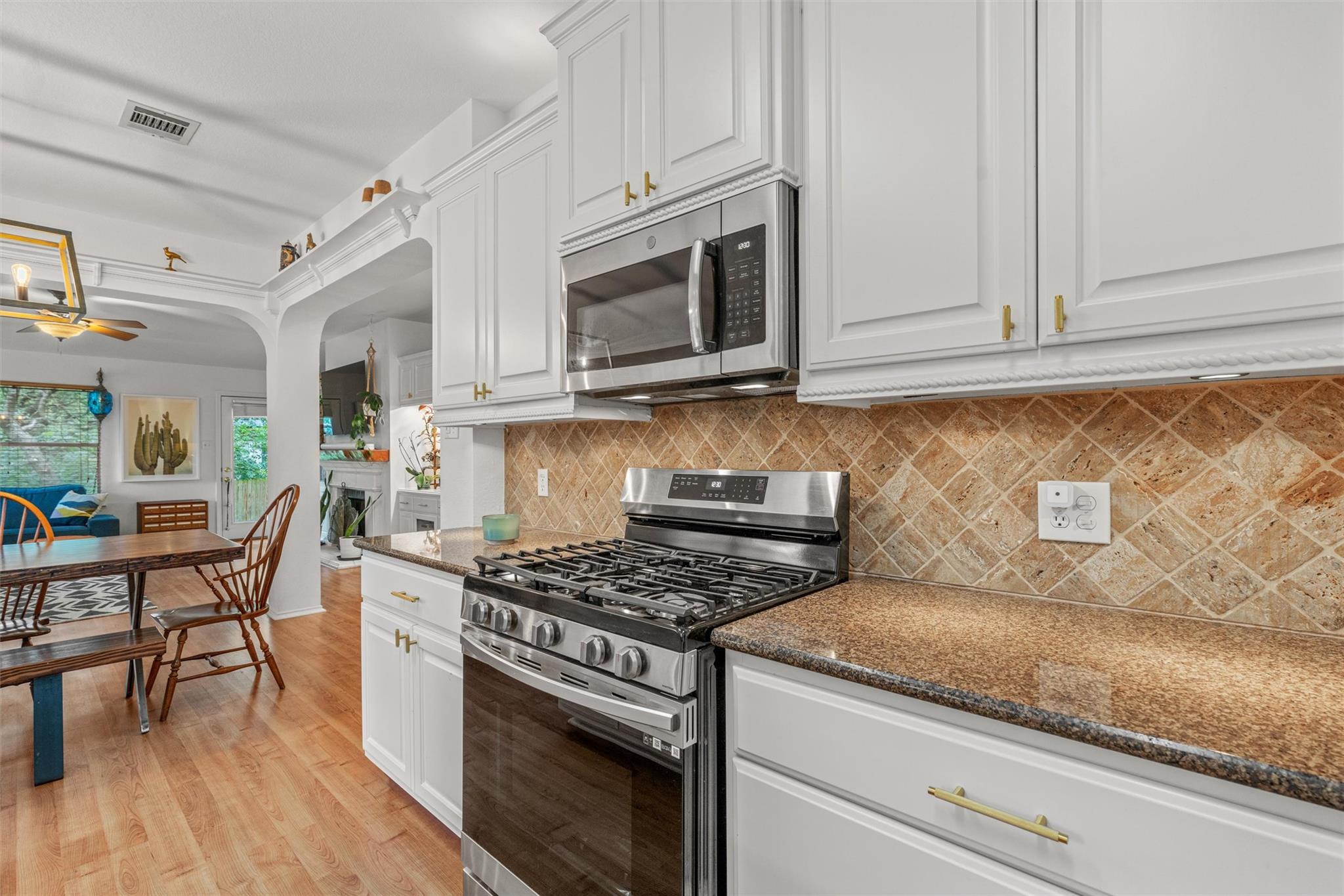 1218 Highland DR — photo 3