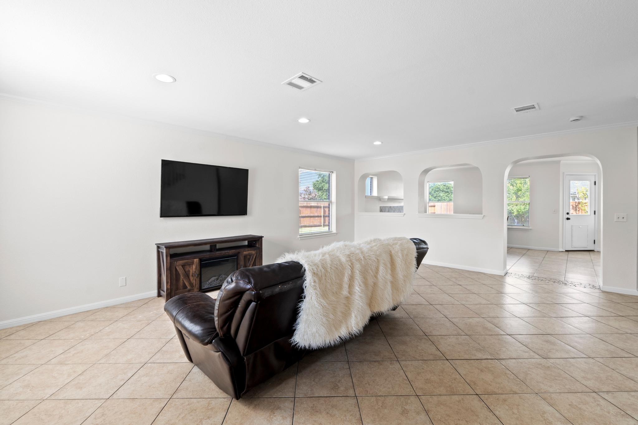 301 Abamillo CT — photo 4