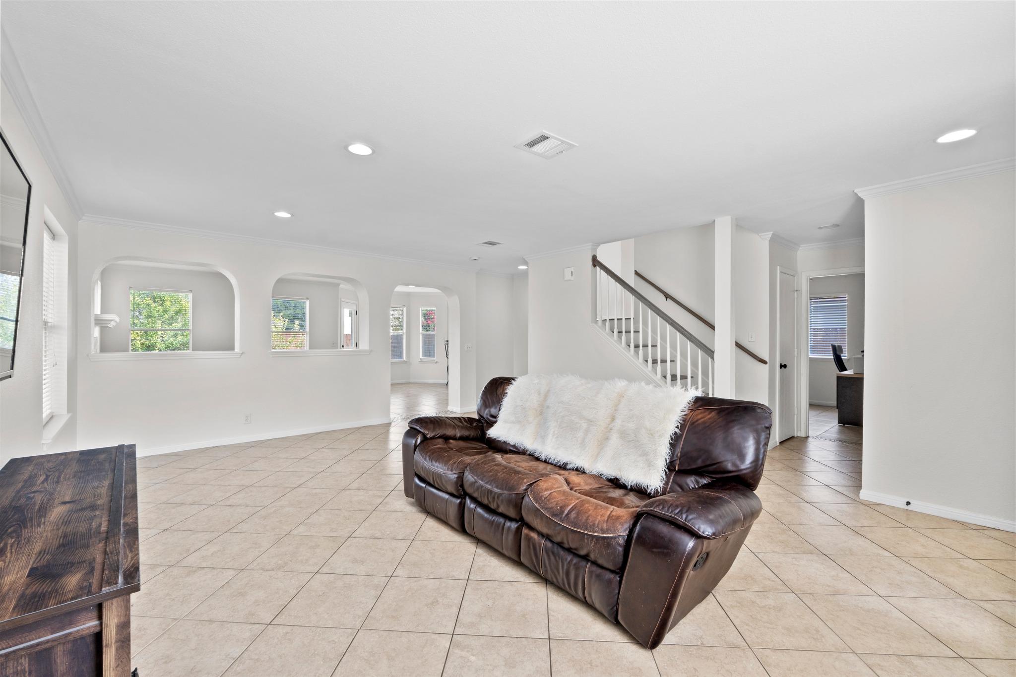 301 Abamillo CT — photo 5
