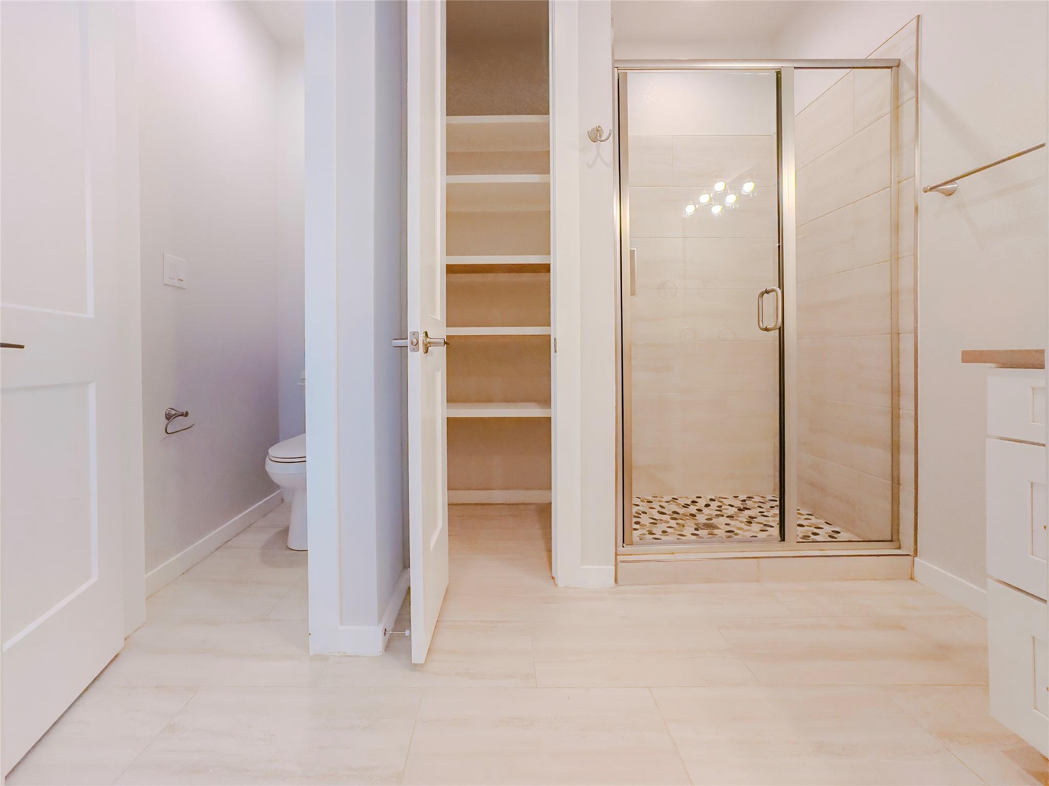 2404 Bruin DR — photo 4