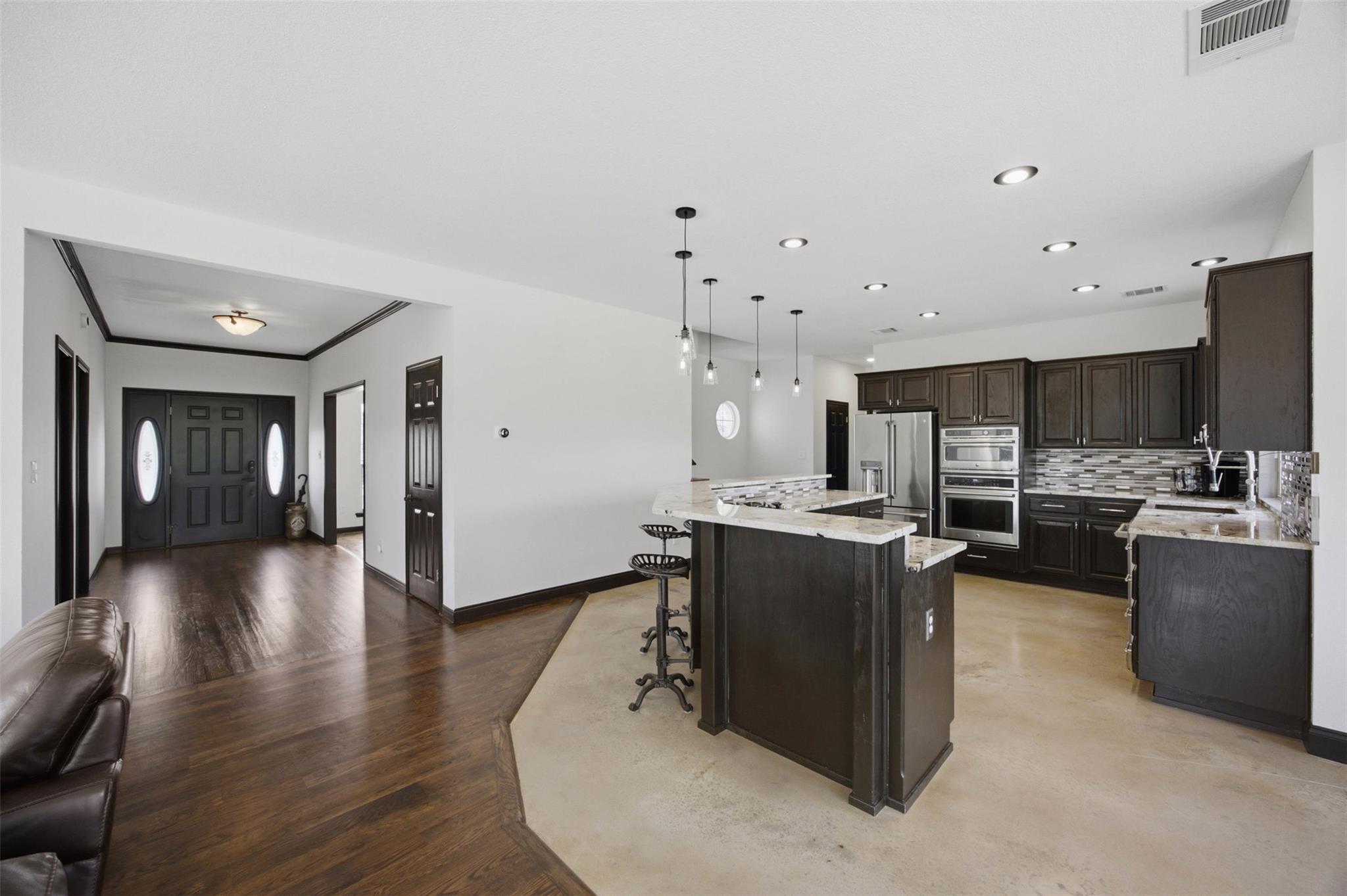 720 Spring Creek RD — photo 5