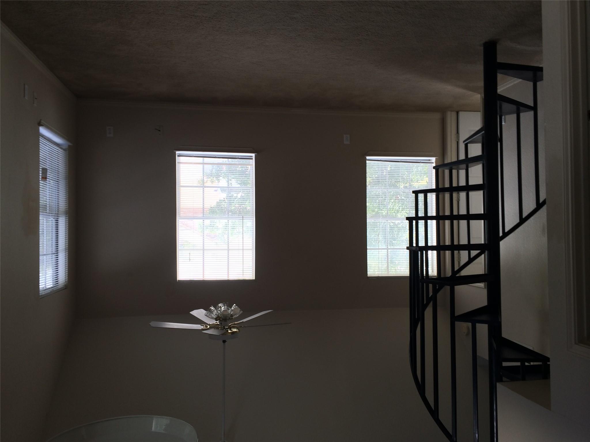 3003-C WHISPER OAKS LN #C — photo 3