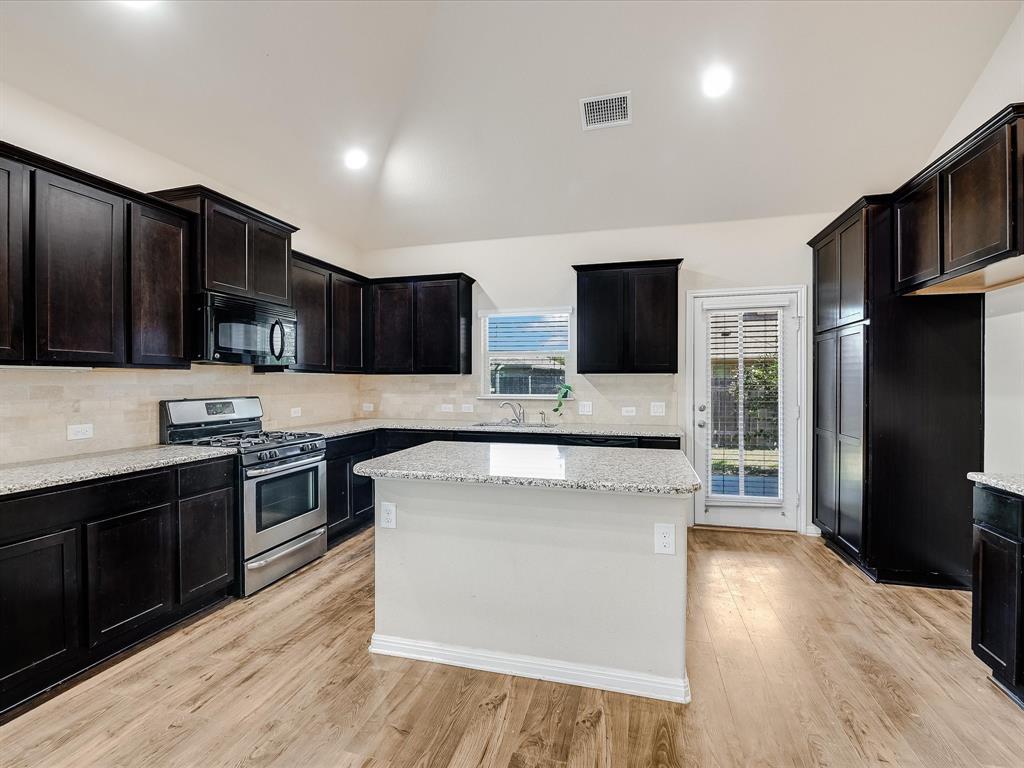 141 Serrano ST — photo 4