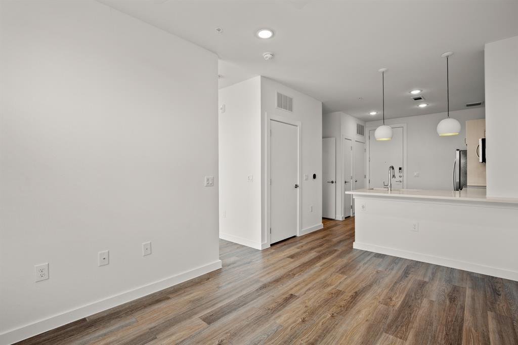 6324 Lamar BLVD #404 — photo 4