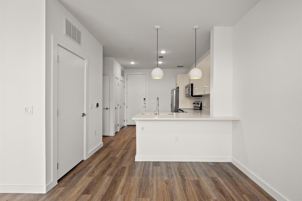 6324 Lamar BLVD #404 — photo 5