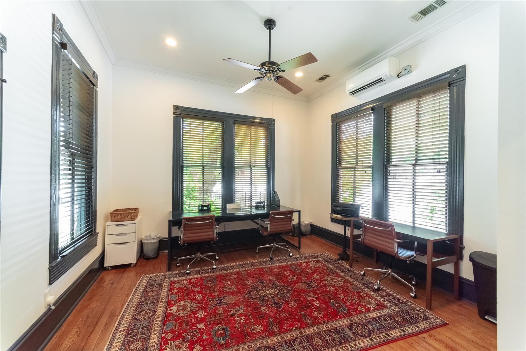1701 Nueces ST — photo 3