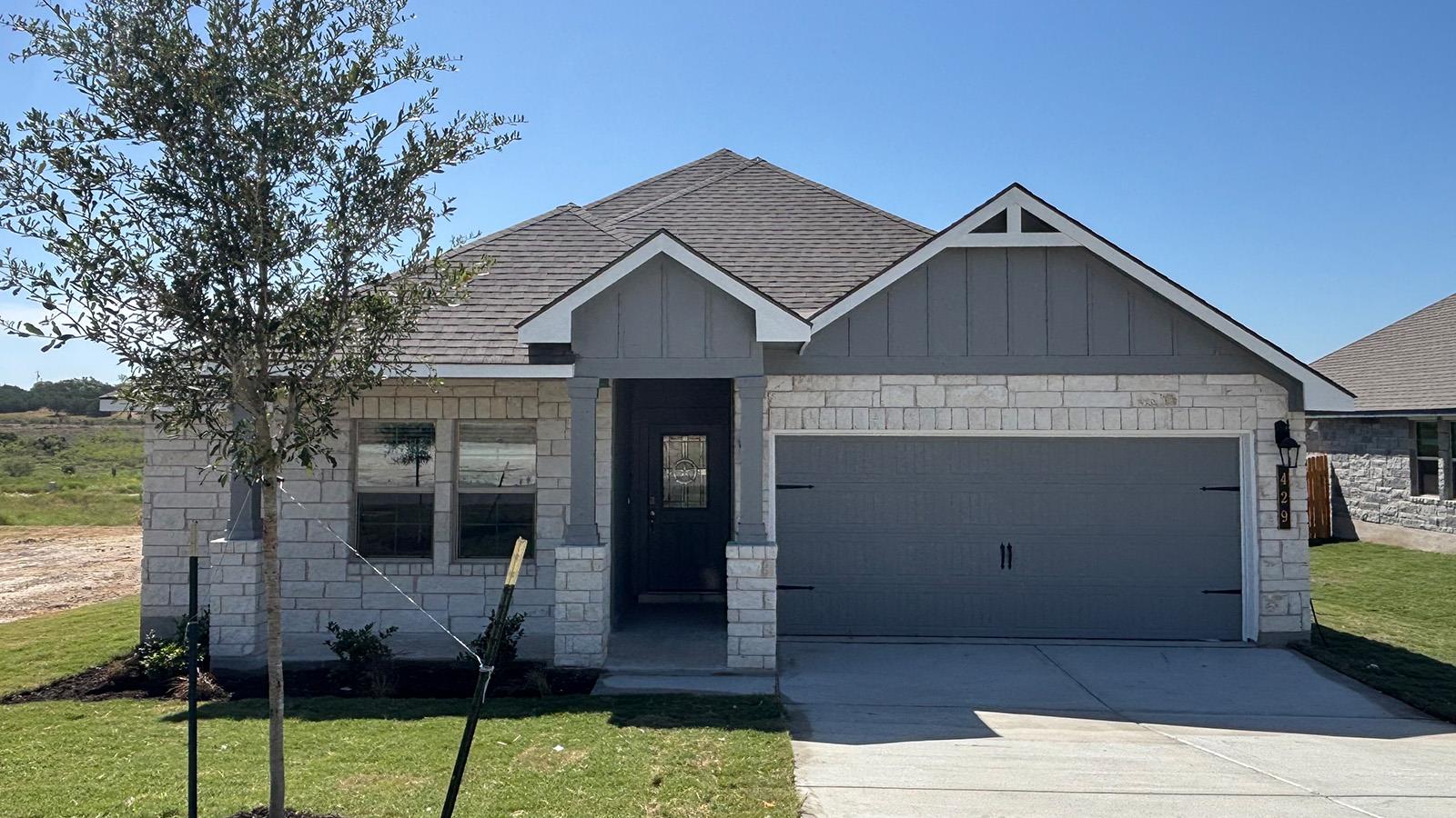 429 Creekfall RD