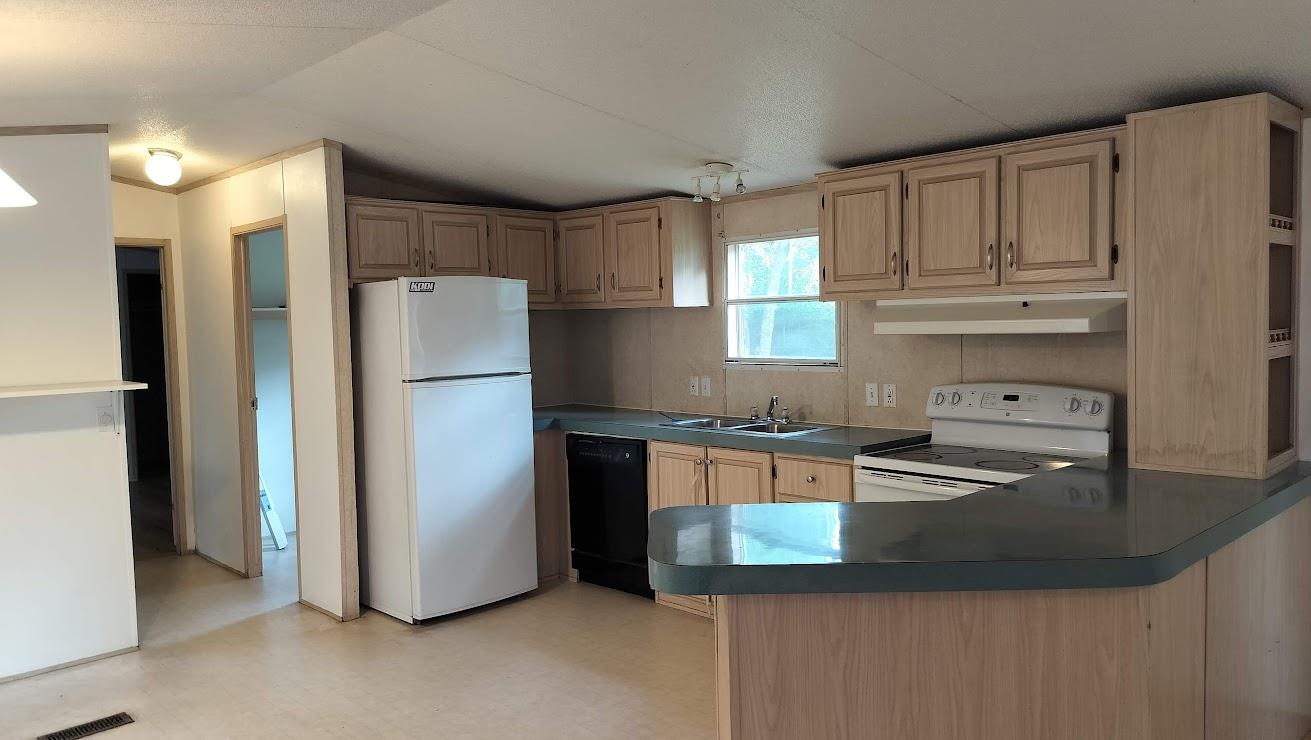 305 Woods LN — photo 5