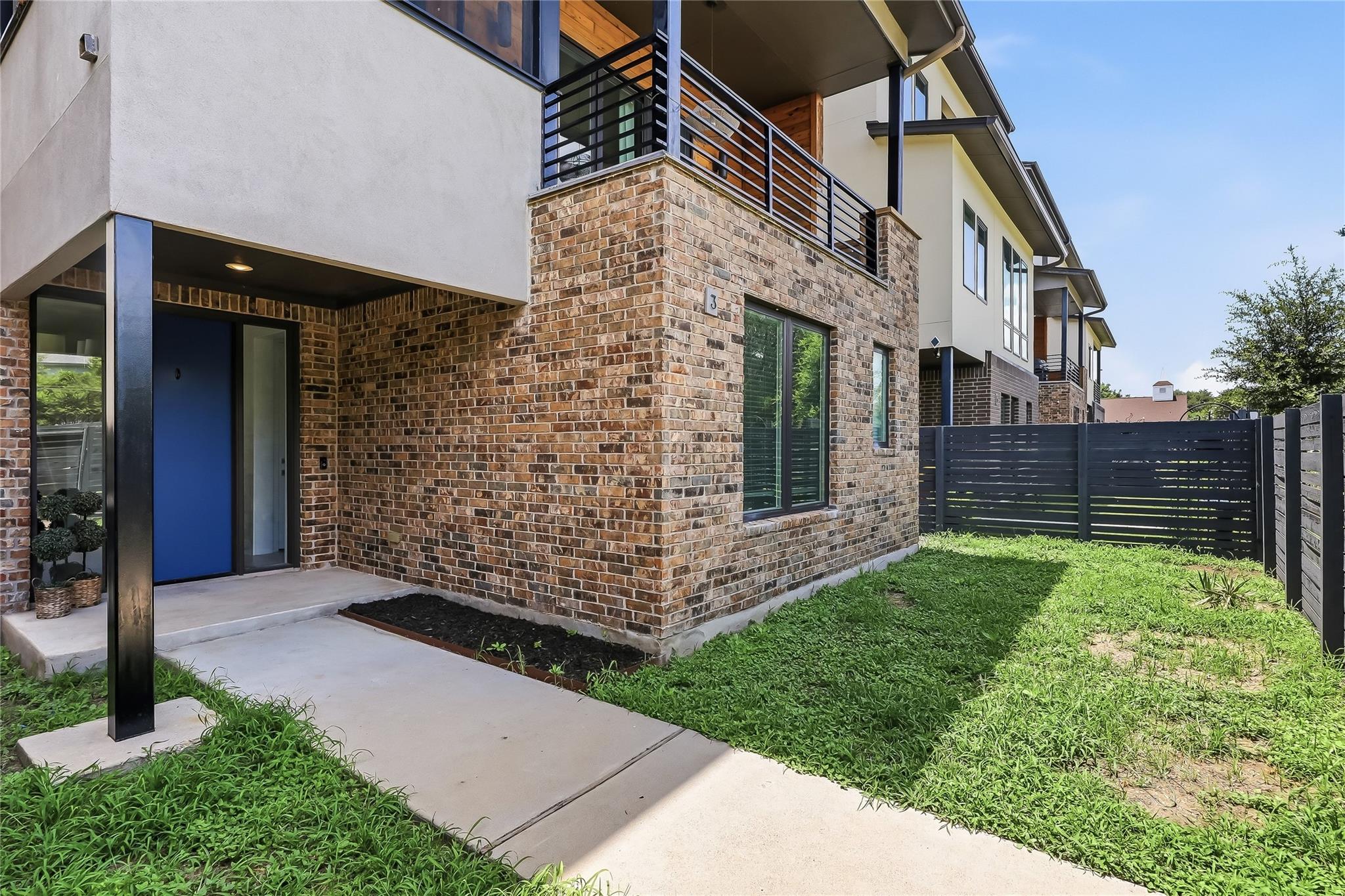 5006 Pecan Springs RD #3 — photo 3