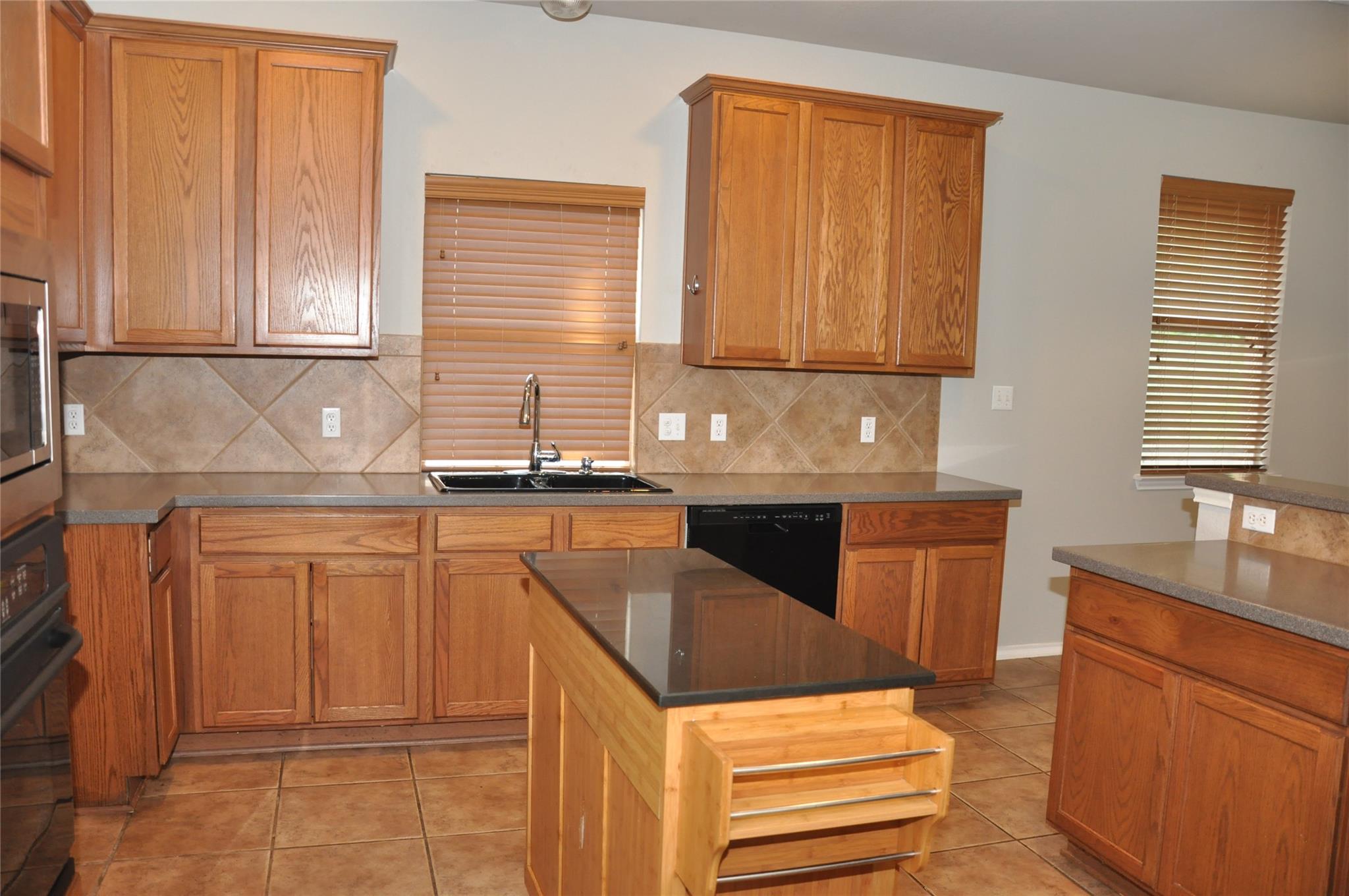 507 Las Colinas DR — photo 3