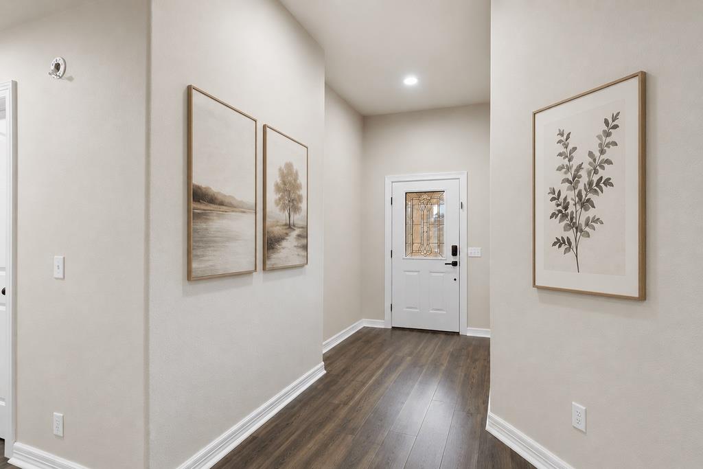 714 Newport DR — photo 3