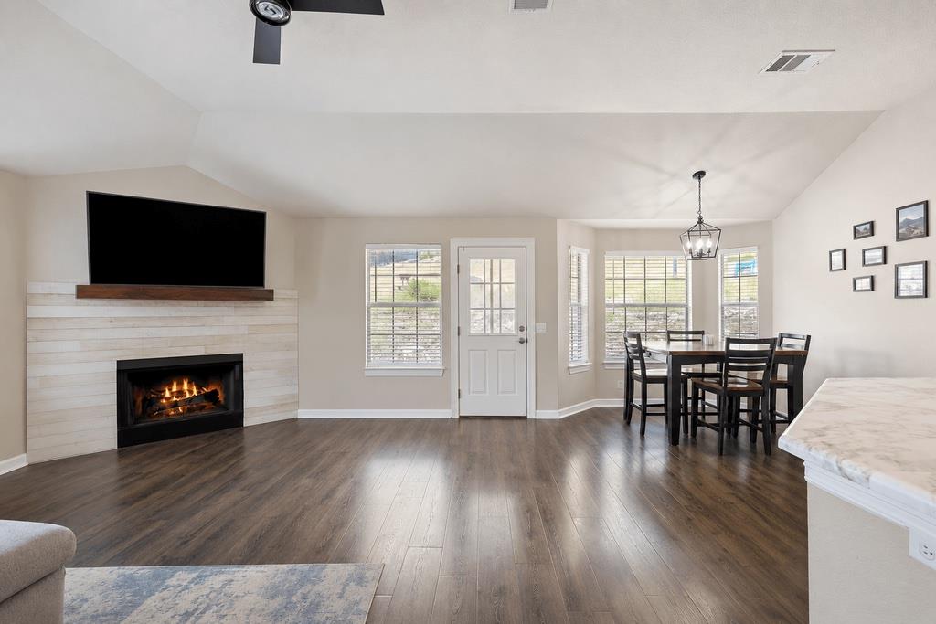 714 Newport DR — photo 4