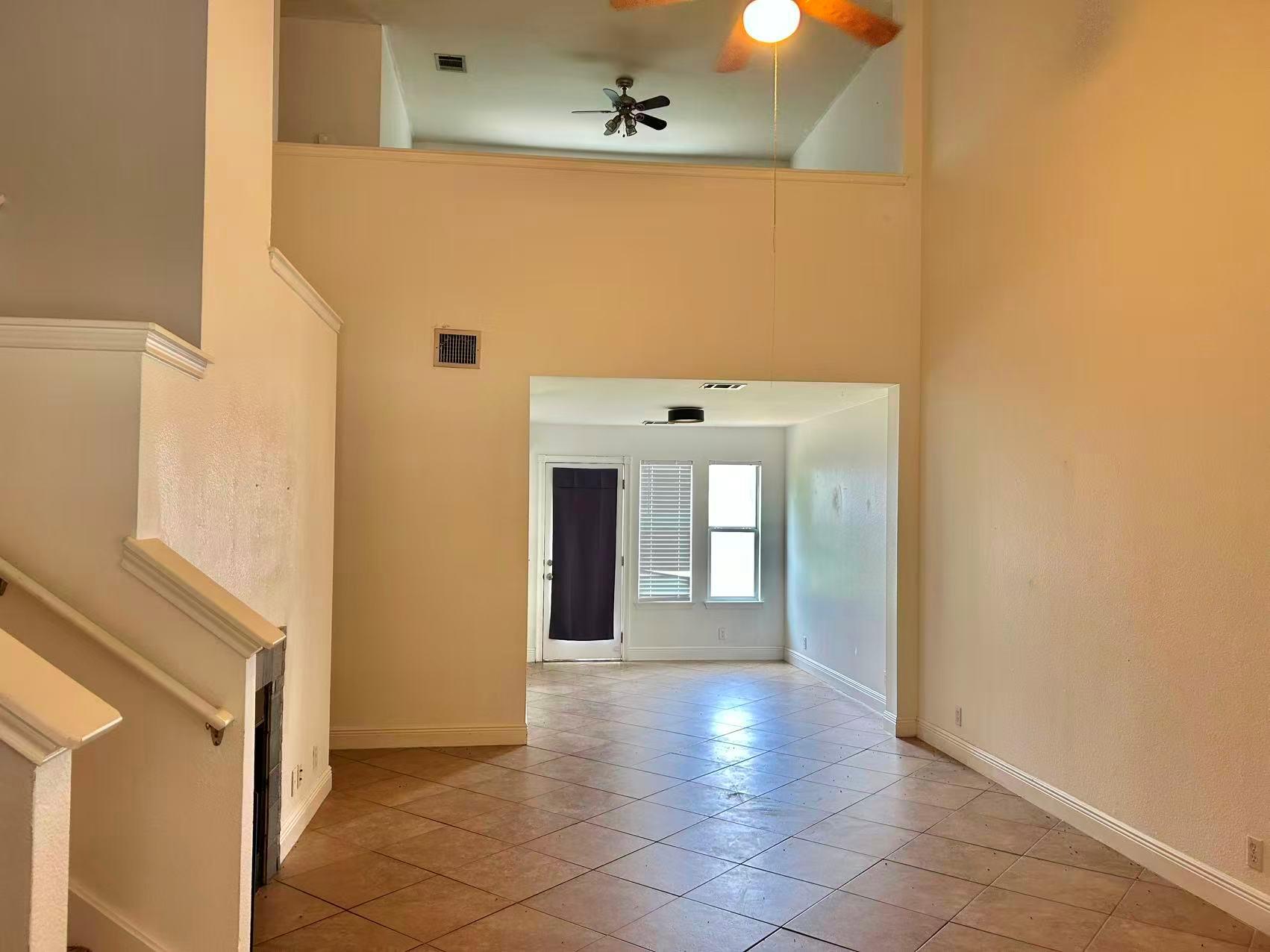 1709 Royal Ascot DR — photo 3