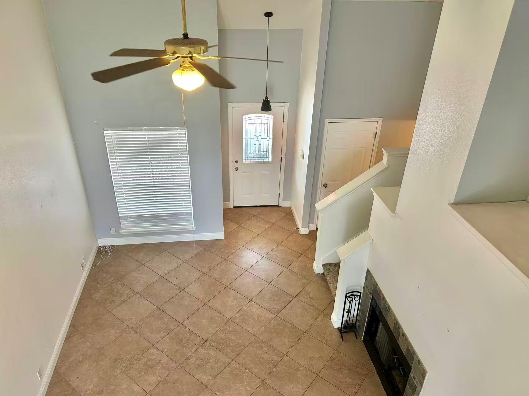 1709 Royal Ascot DR — photo 4