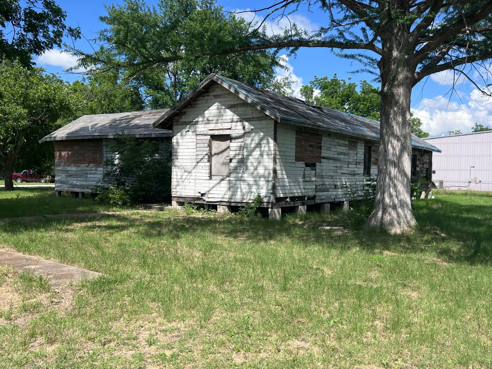 241 Lucy ST — photo 4