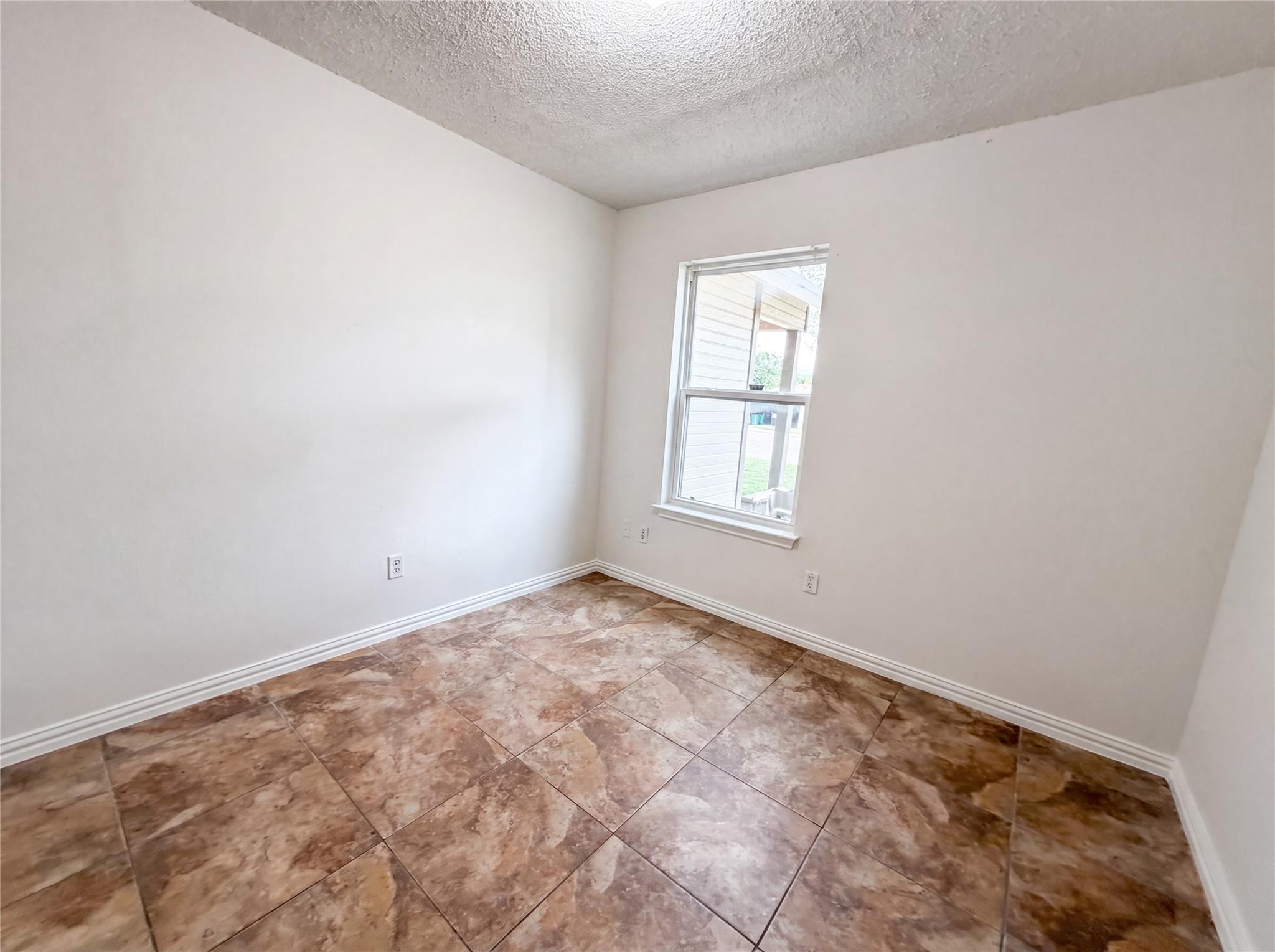 1301 Pitcairn DR — photo 4