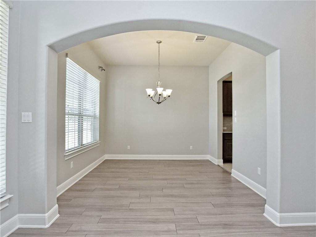 2208 Legend Hill DR — photo 4
