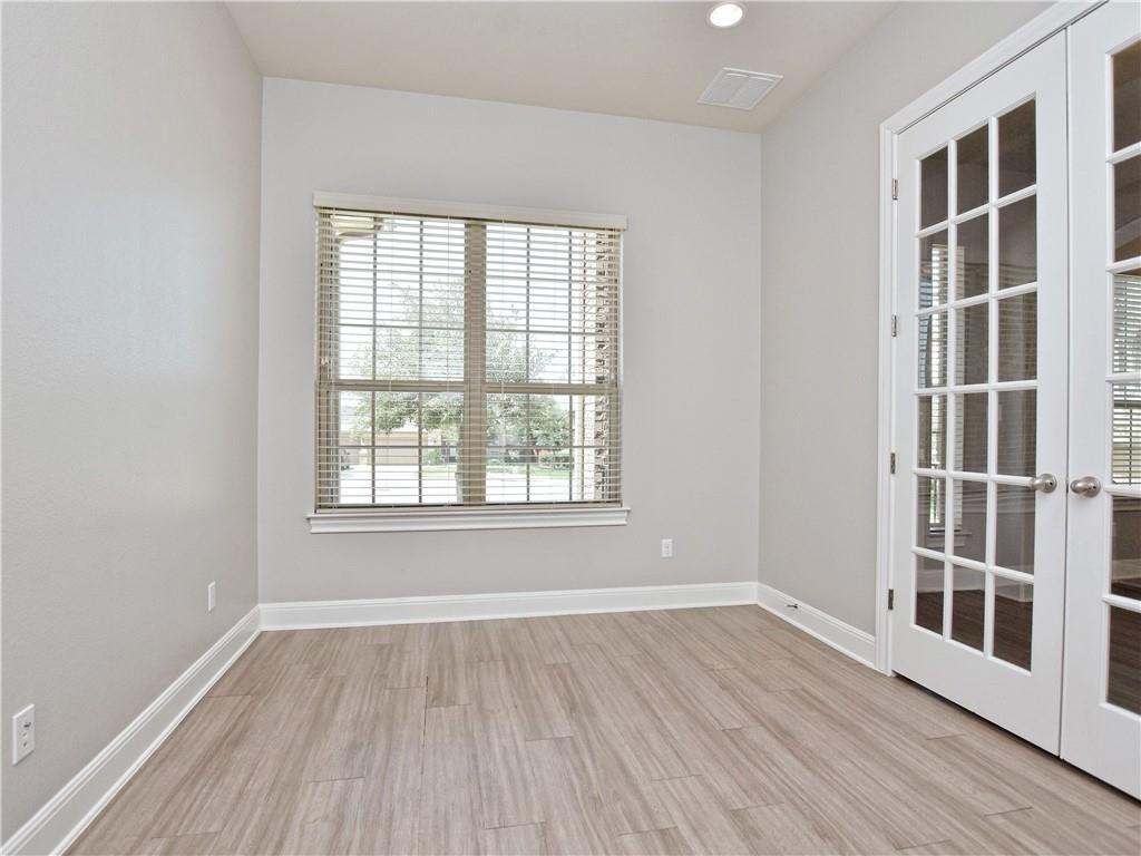 2208 Legend Hill DR — photo 5