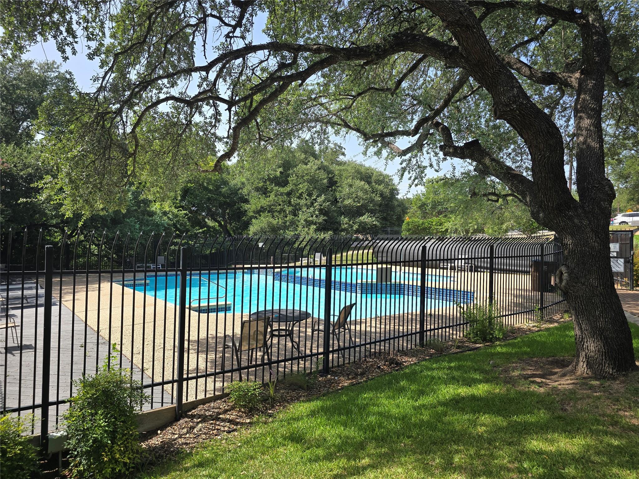1015 Yager LN #184 — photo 4