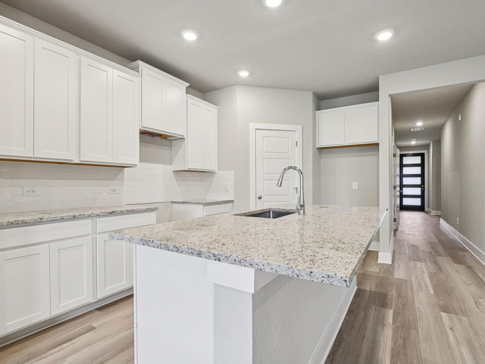 320 Wheel Horse RD — photo 3