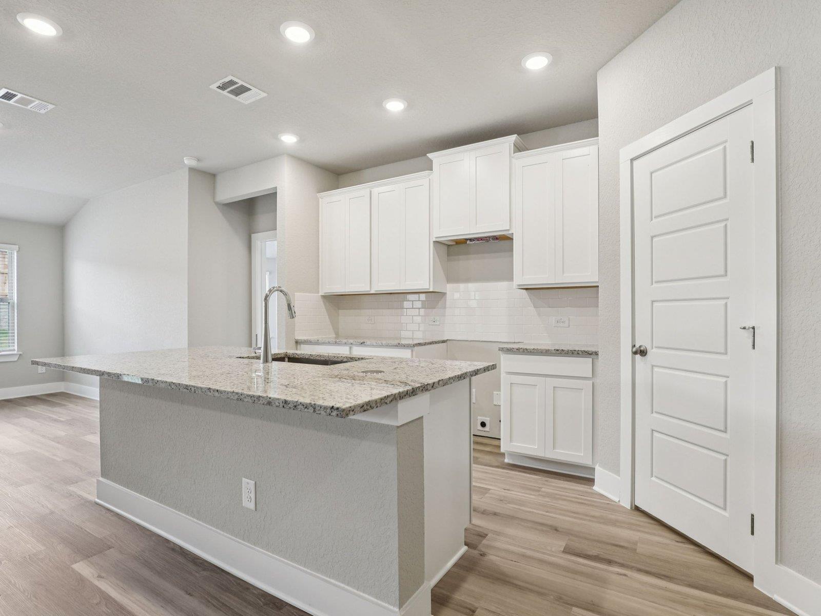 320 Wheel Horse RD — photo 4