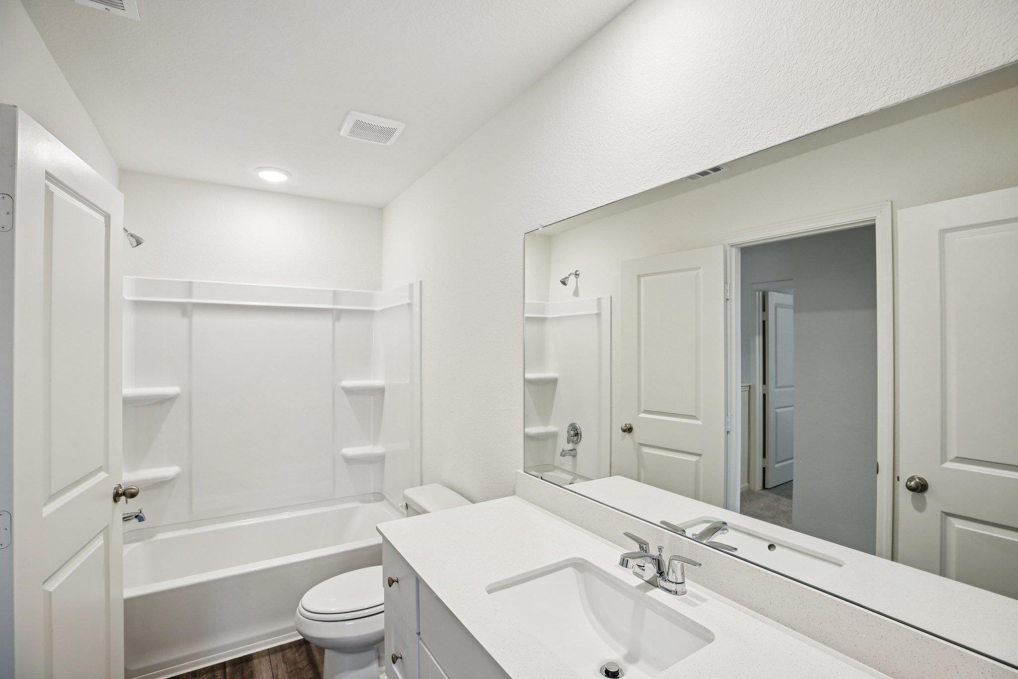 619 Lagoon DR — photo 4