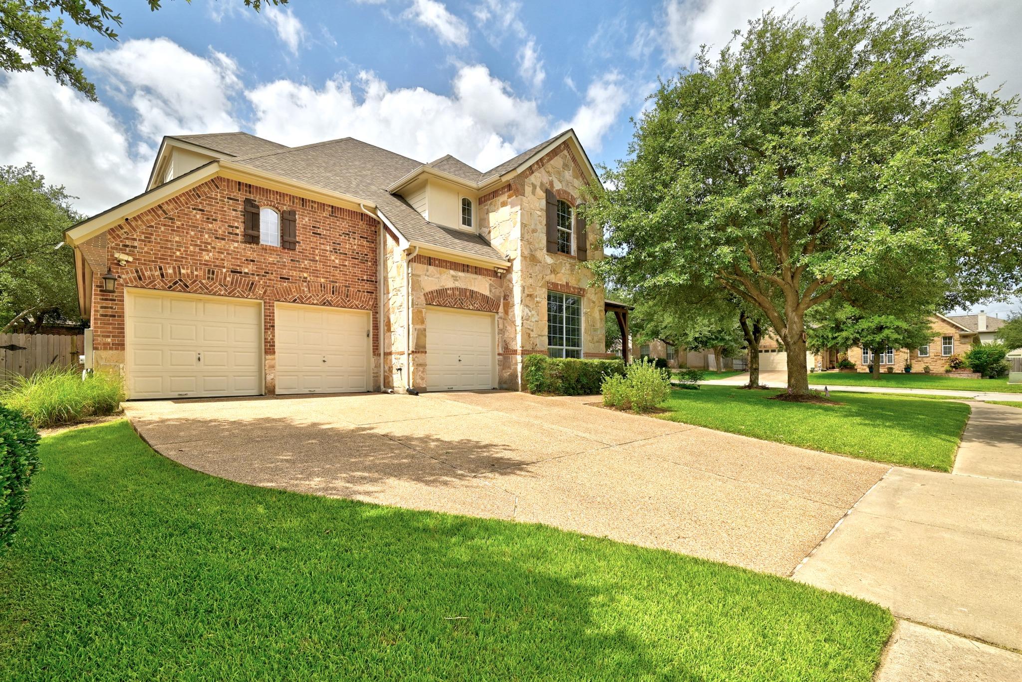 1385 Pine Forest CIR — photo 3