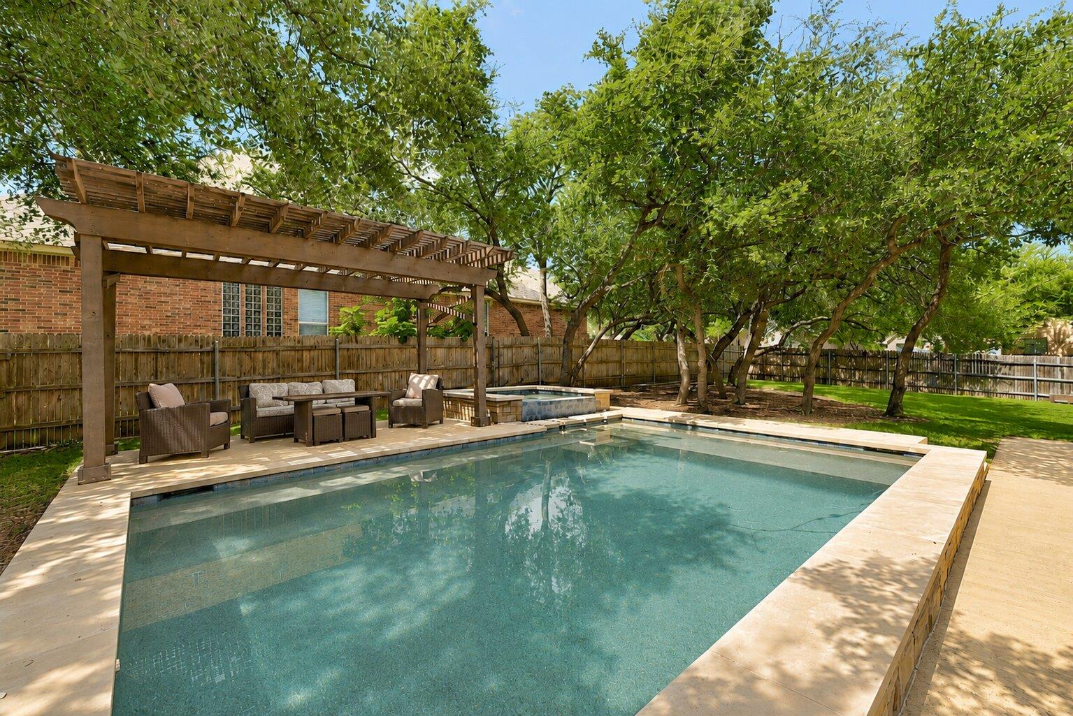 1385 Pine Forest CIR — photo 4