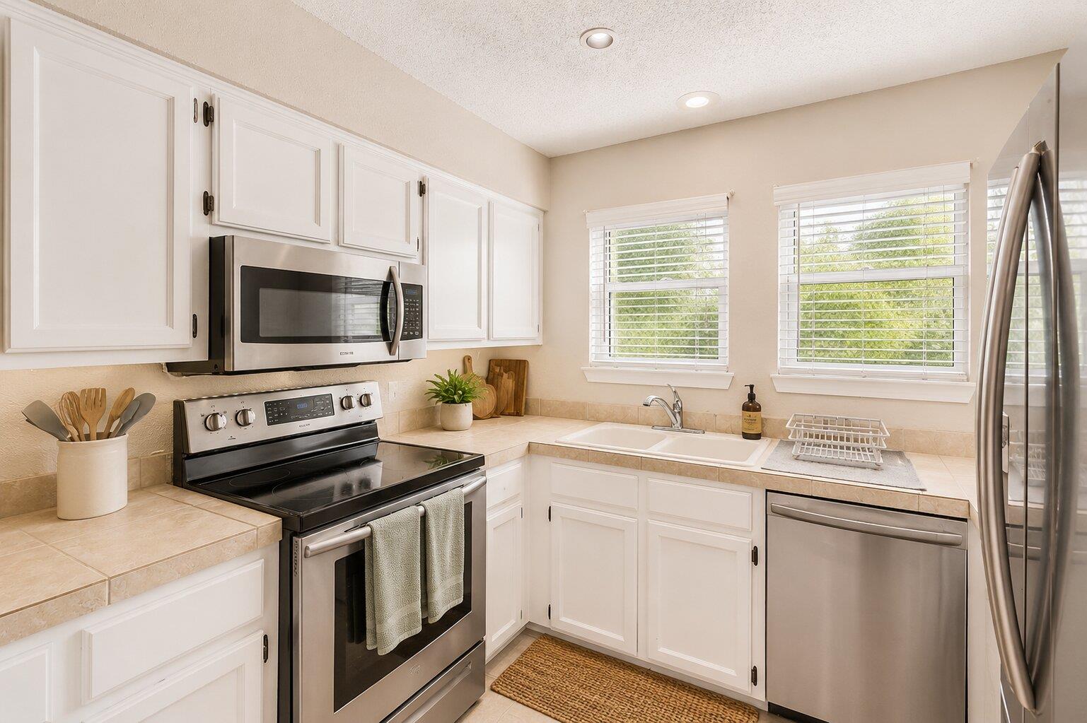 1404 Norwalk LN #207 — photo 4