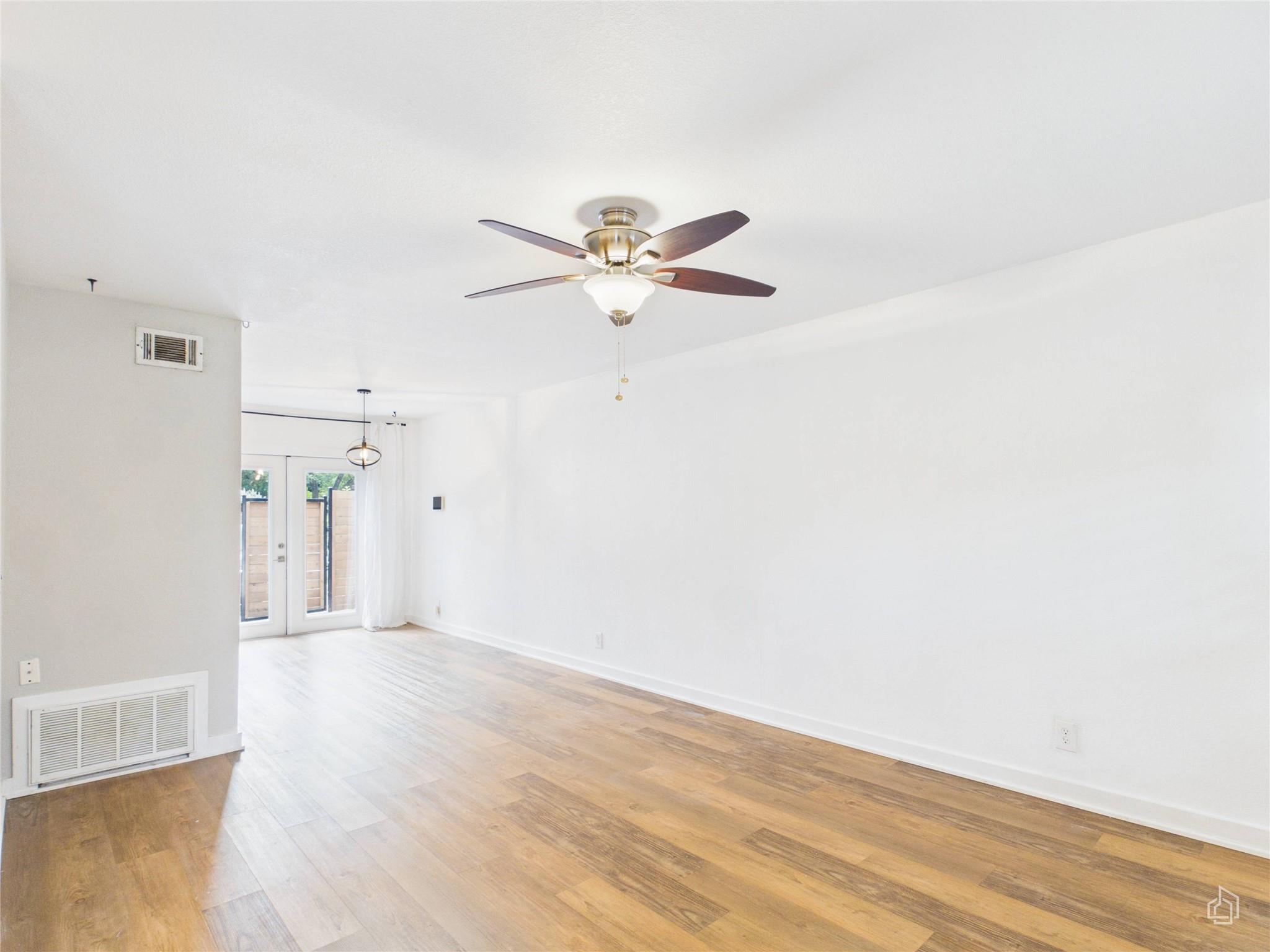 6211 Manor RD #107 — photo 4