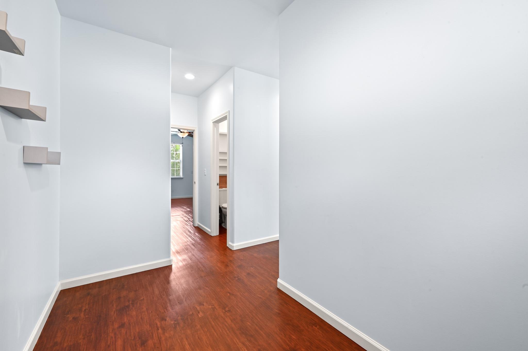 330 Howard LN — photo 5