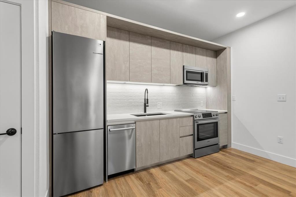 4315 Congress Ave #414 — photo 3