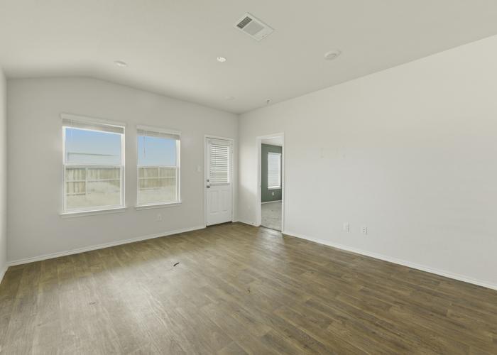 1607 Champagne Oak — photo 4