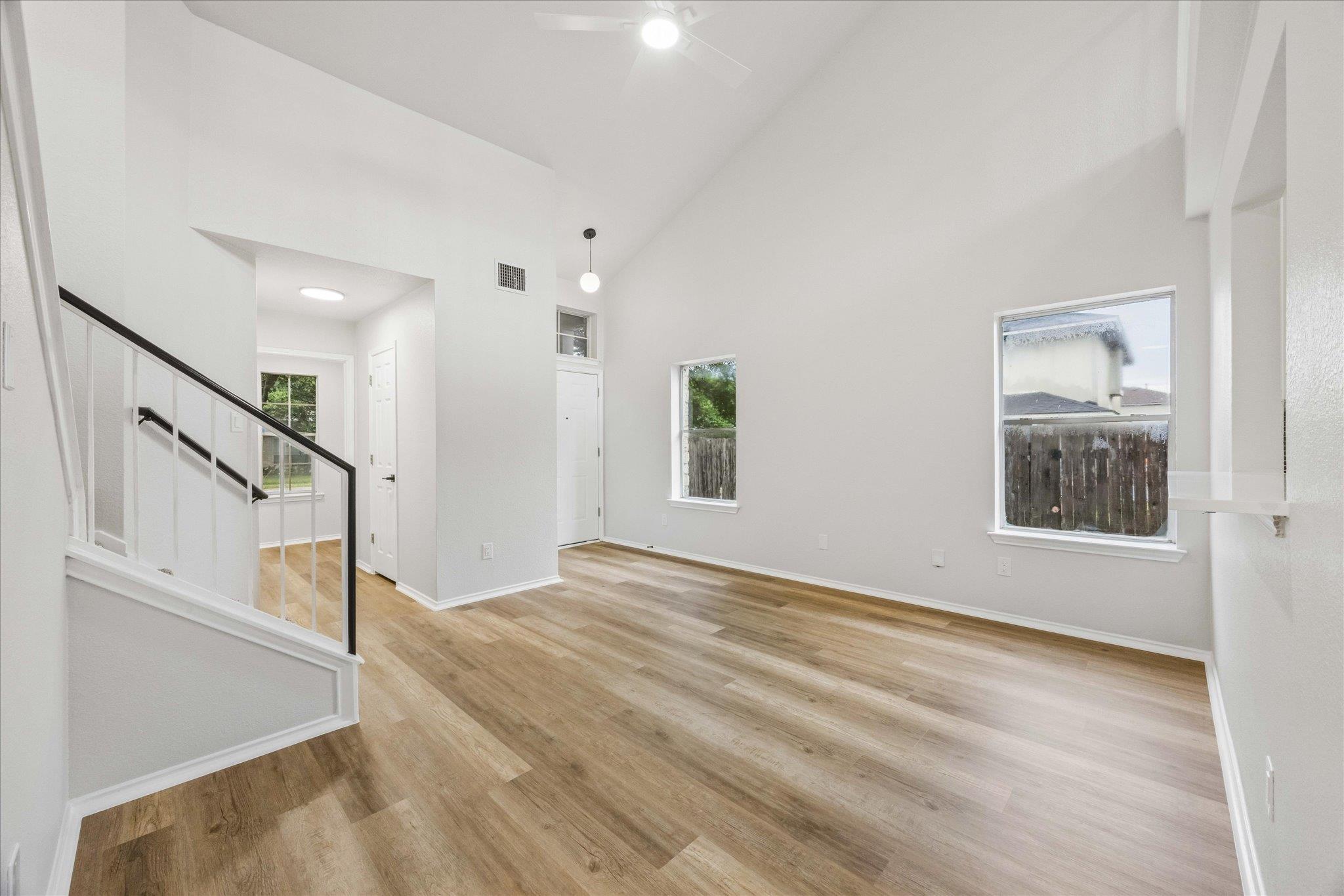 910 Port Daniel DR — photo 3