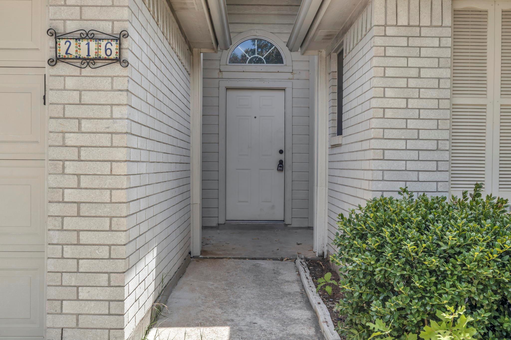 216 Meadowside DR — photo 4