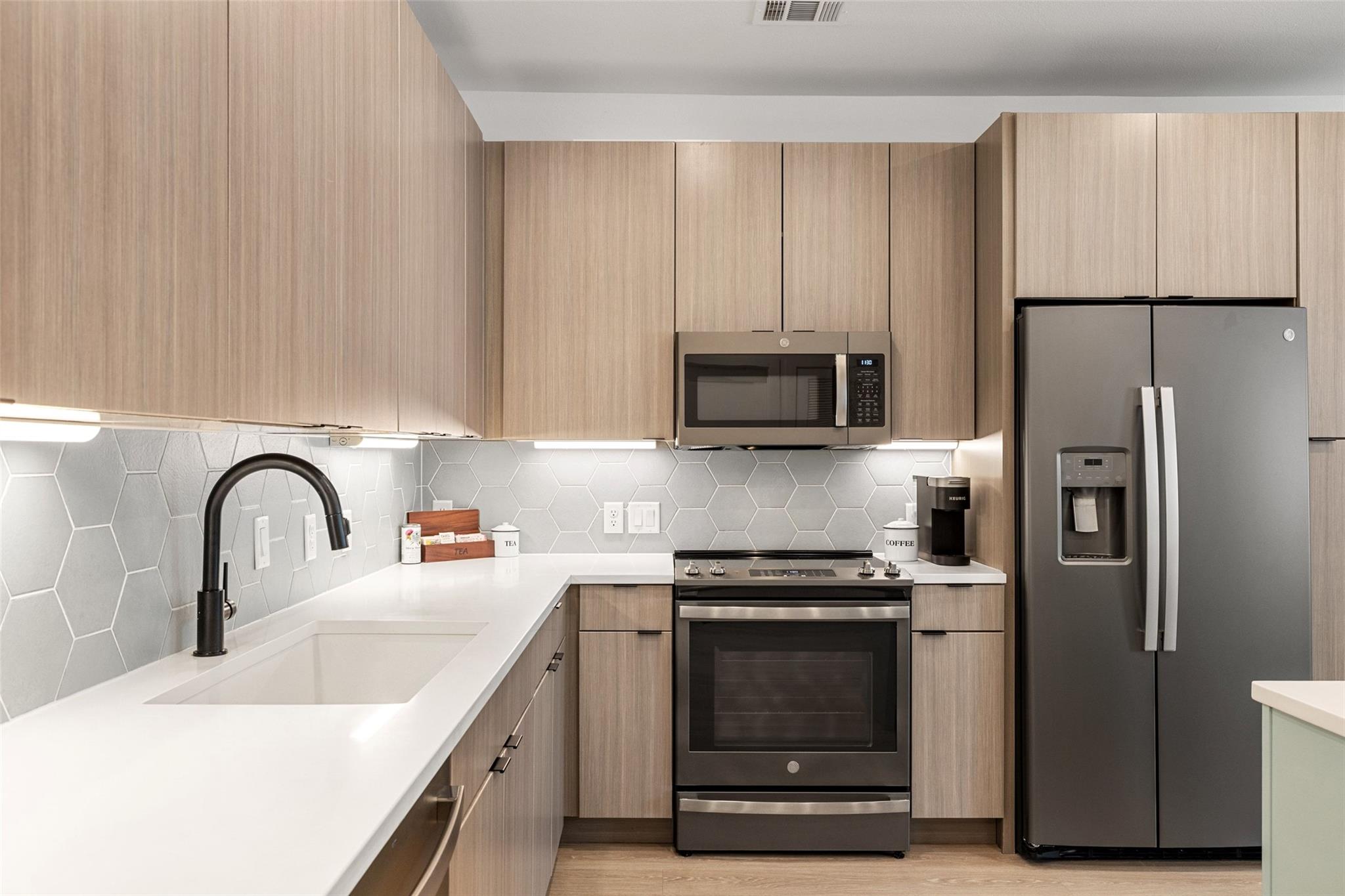 4802 Congress Ave #411 — photo 4