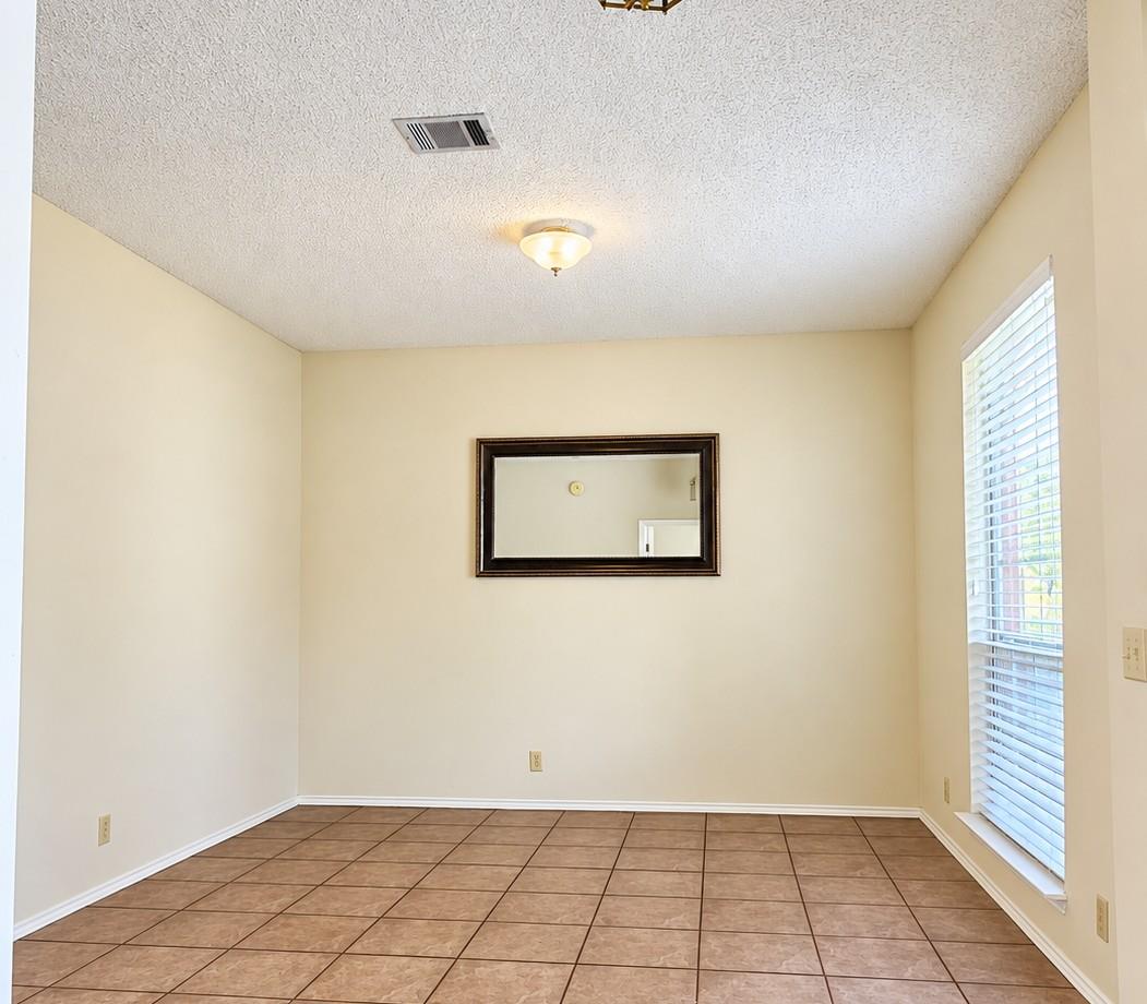 6661 Ruxton LN — photo 3