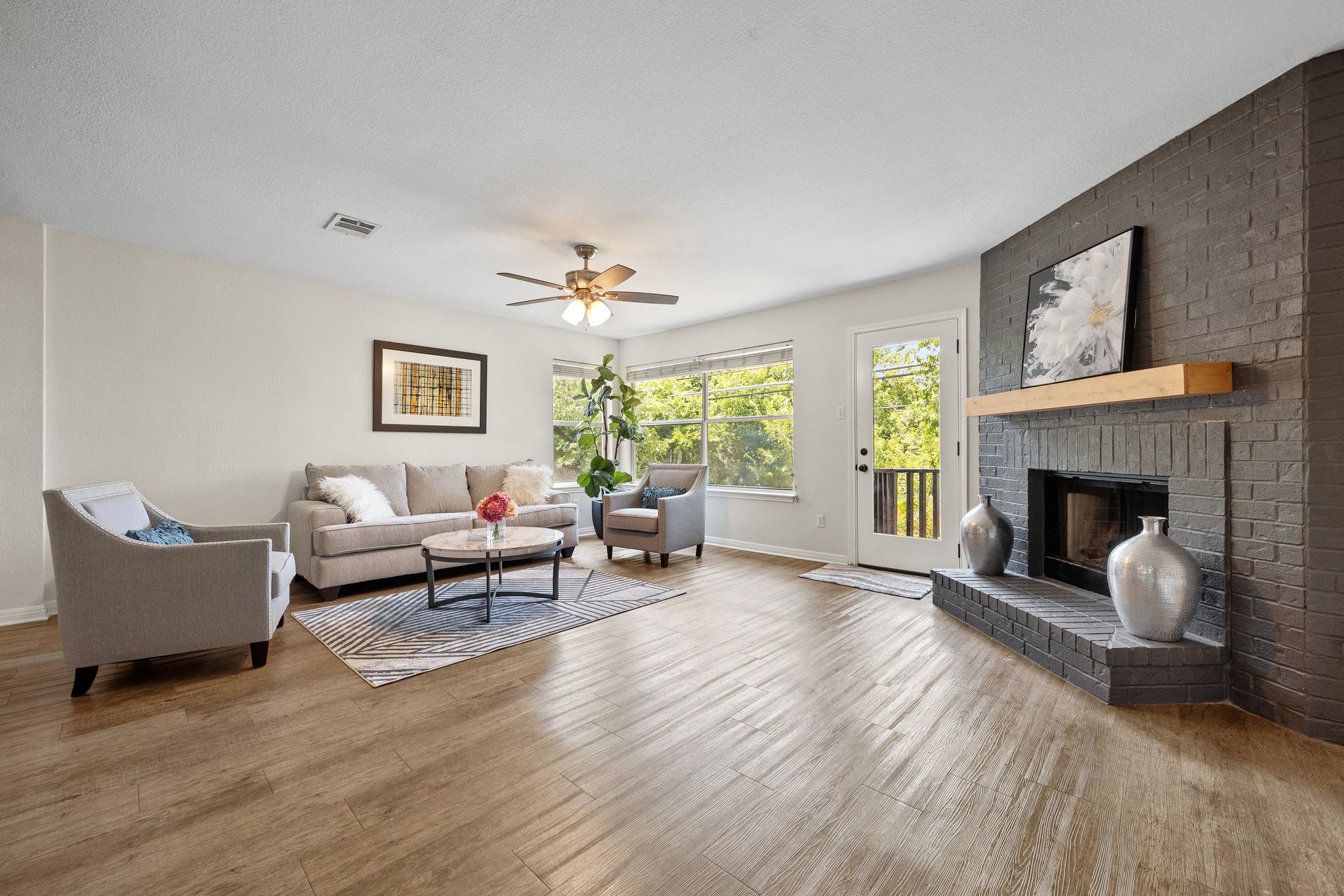 2327 Wright CIR — photo 4