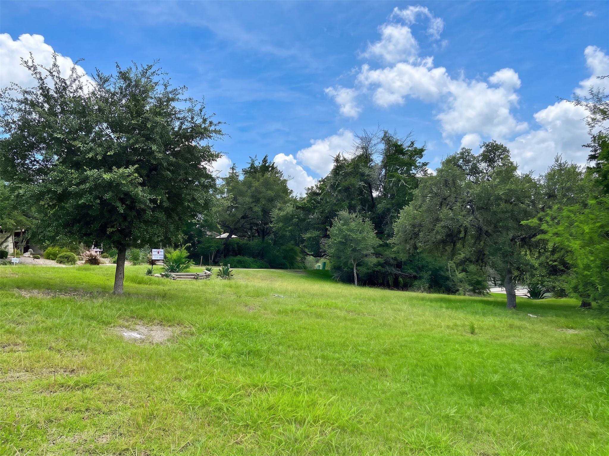 404 Valley View DR — photo 3