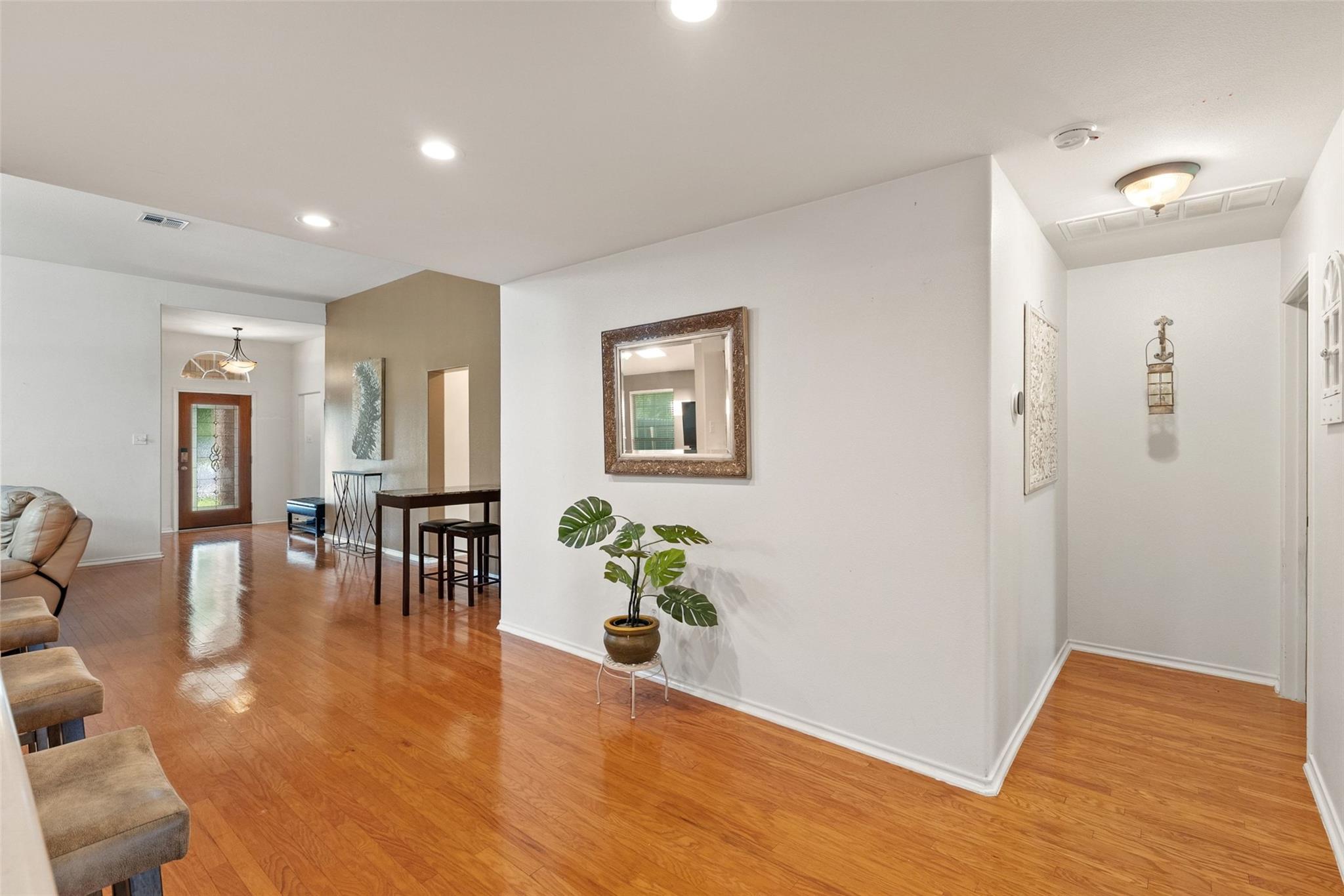 1105 Delia Chapa LN — photo 5