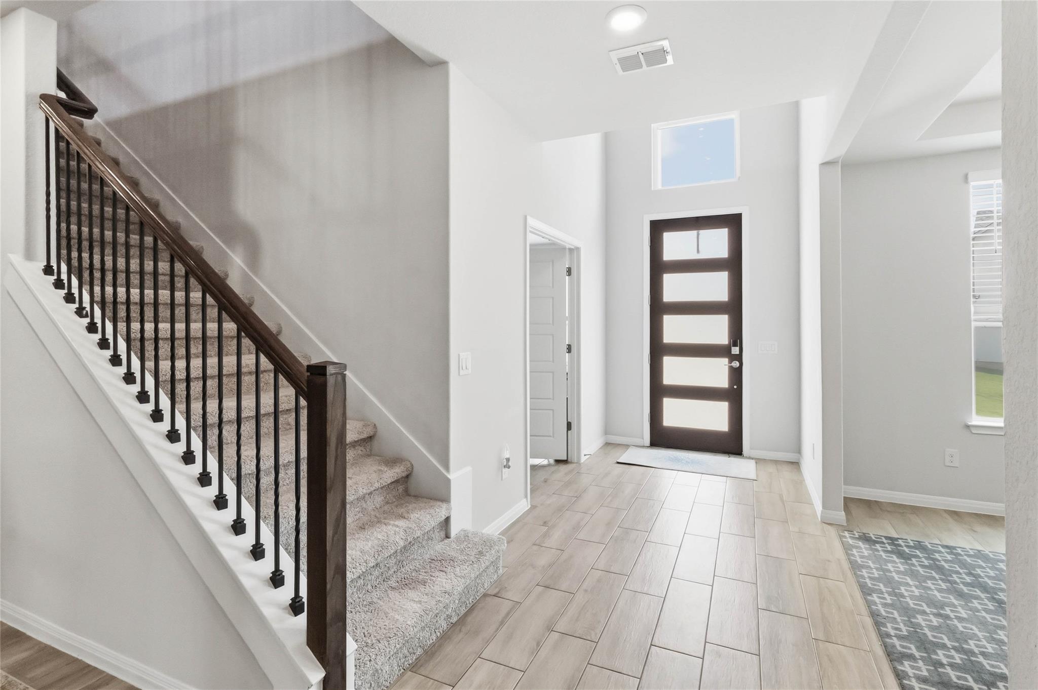 181 Pecos ST — photo 4