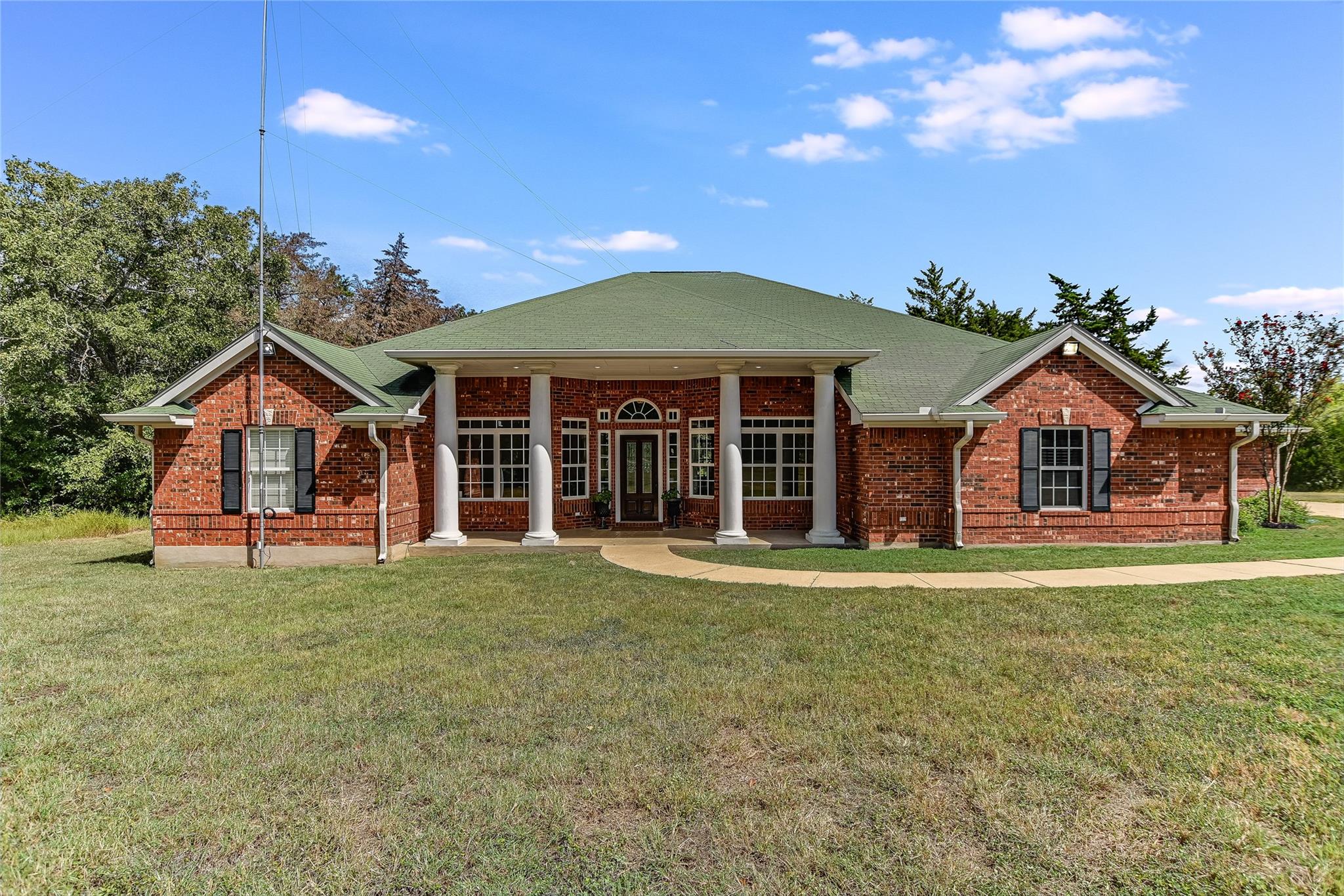 741 Knobbs RD