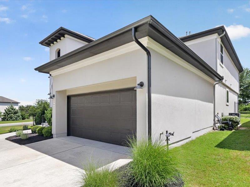 2744 Reunion BLVD — photo 4