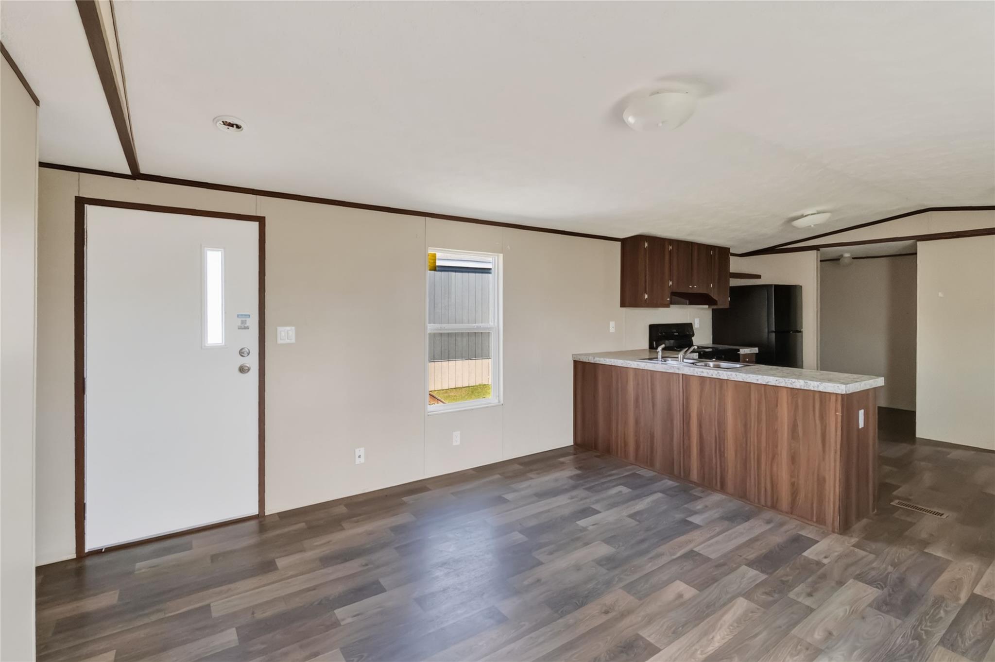 5670 Hwy 290 ST — photo 3