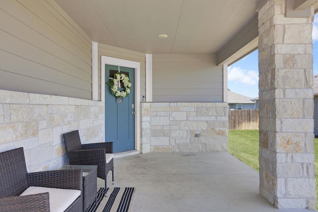 121 Bunting LN — photo 3